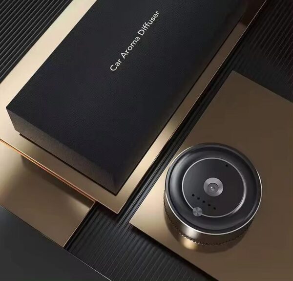 Luxury Smart Rechargeable Car Air Freshener Purifying Aroma Diffuser with Colgne